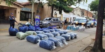 La Policía Federal secuestró droga, hojas de coca y cigarrillos