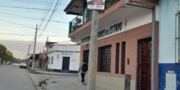 Empezó el retiro de la cartelería política