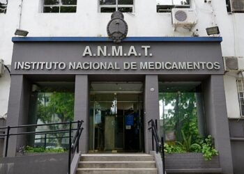 Nación eliminó el control de ANMAT para cosméticos y productos de higiene personal