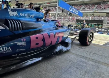 Colapinto tuvo problemas con su auto y finalizó último en la práctica 1