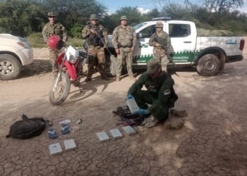 Abandonaron una moto y seis kilos de cocaína