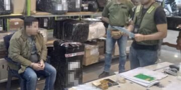 El hallazgo de encomiendas con cocaína en Buenos Aires y Tucumán desencadenó en una entrega vigilada y la detención de dos personas