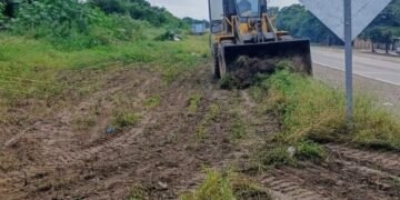 Limpieza de las banquinas en los accesos a Orán