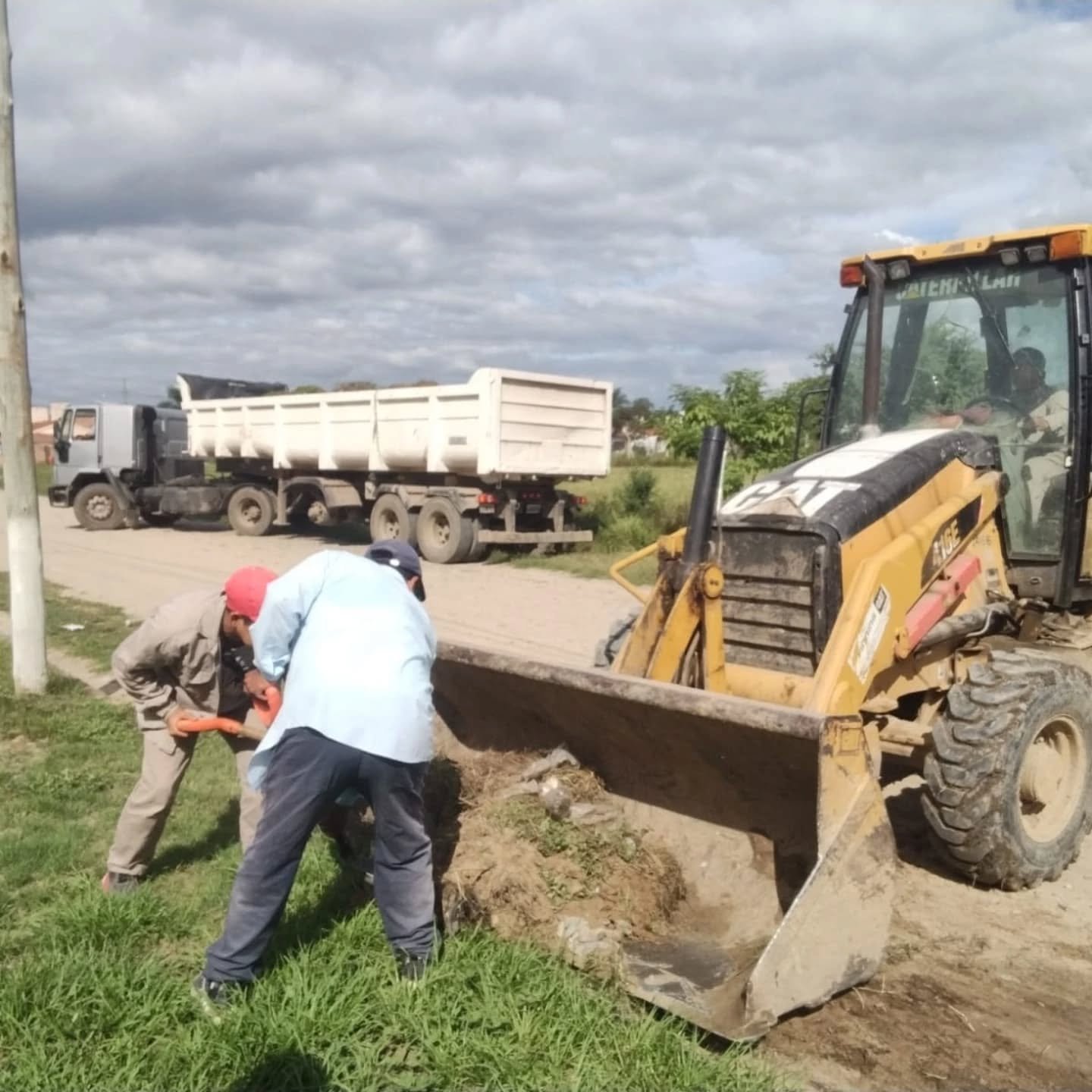 Sigue el trabajo de limpieza en la ciudad - Radio Ciudad Oran