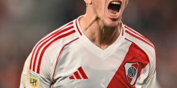 River fue muy superior y goleó a Barracas Central