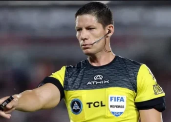 Se lesionó Nicolás Ramírez y no dirigirá la final entre Huracán y Platense