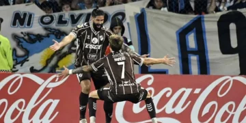 Platense dio el golpe y eliminó a Racing