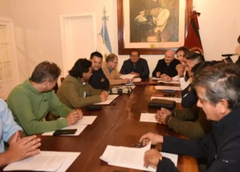 El gobernador Sáenz presidió una mesa de trabajo para planificar acciones conjuntas e integrales en Rivadavia
