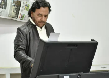 “El voto es la herramienta electoral de la democracia”, dijo Sáenz