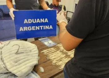 Traficaban cocaína en camperas y en un camión cisterna