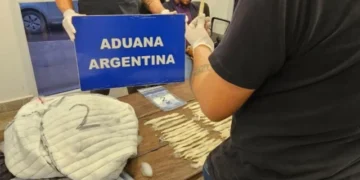 Traficaban cocaína en camperas y en un camión cisterna