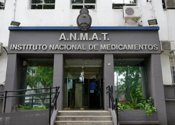 ANMAT prohibió productos capilares, suplementos y un jarabe por riesgo para la salud