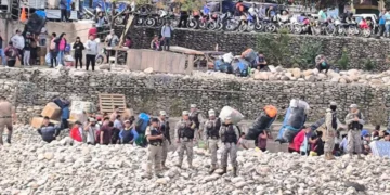 Una nueva cooperativa de chalanas caldeó la frontera