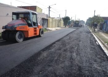 Continúan las obras de asfaltado en calles de la ciudad