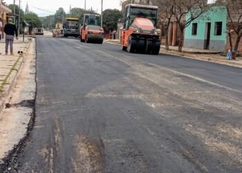 Sigue la obra de asfaltado en las calles de Orán