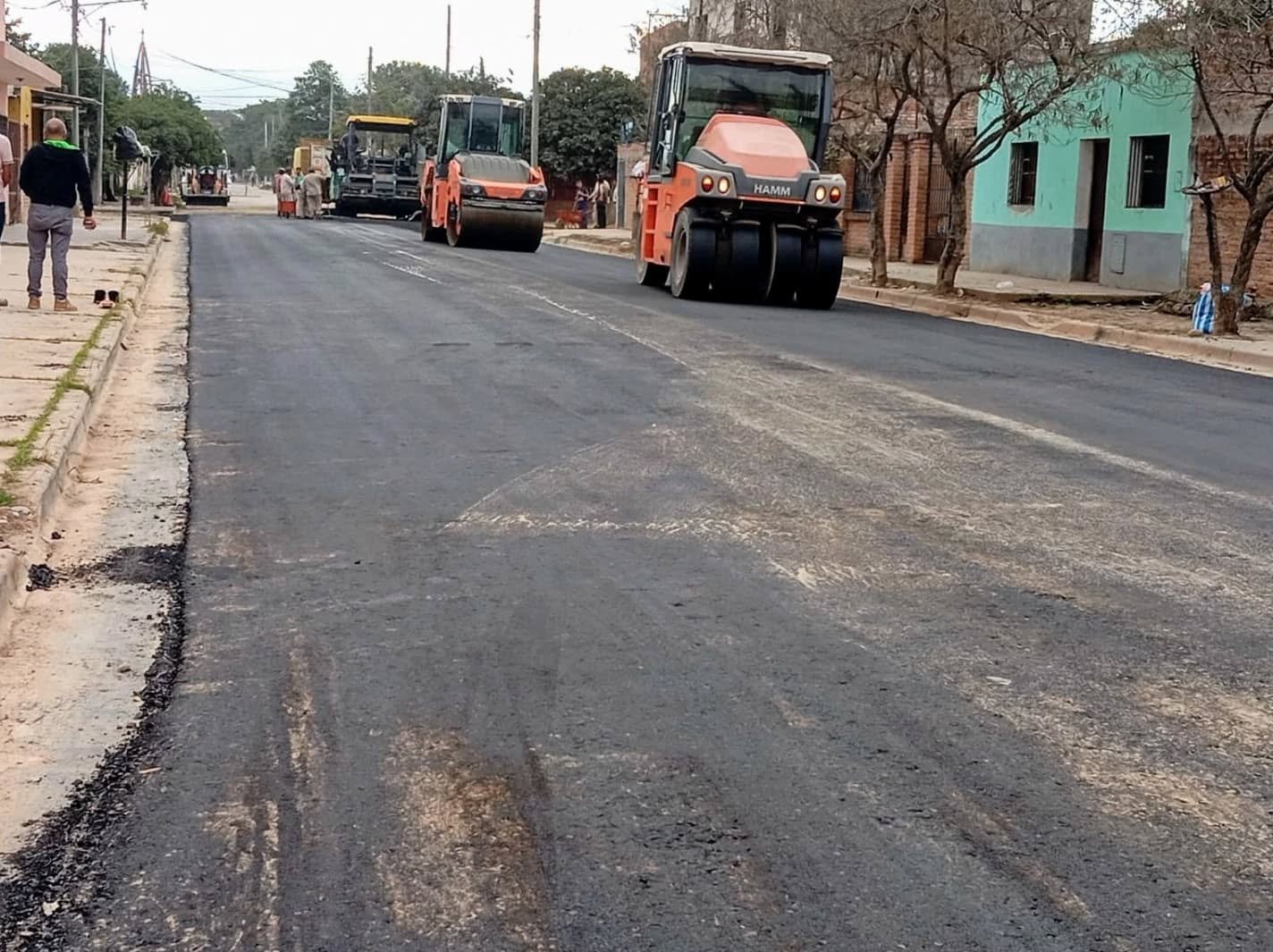 Sigue la obra de asfaltado en las calles de Orán - Radio Ciudad Oran