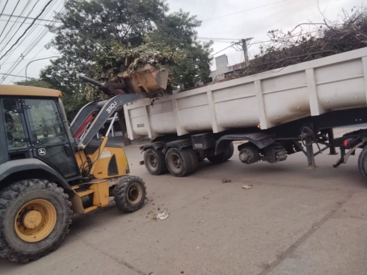Levantaron más de 2.000 toneladas de basura - Radio Ciudad Oran