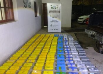Descubren 200 kilos de cocaína en el doble fondo de una camioneta