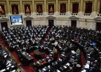 Diputados aprobó un aumento del 7,2% de las jubilaciones, una suba del bono a $110 mil y la restitución de la moratoria