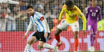 Eliminatoria 2026: Argentina rescató un empate ante Colombia