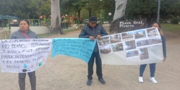 Padres se movilizan por el posible cierre de la Escuela “Benigna Saravia” de Abra Grande