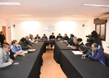 Buscan reglamentar apps de transporte de pasajeros en la provincia