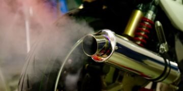 Los caños de escape ruidosos están prohibidos