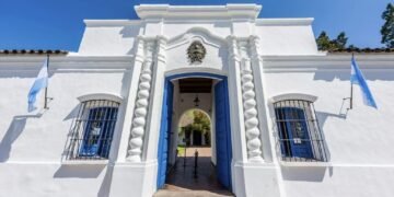 Actos por el 9 de Julio: Qué decidió el Ministerio de Educación