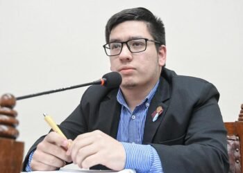 Acusado por extorsión y violencia de género renunció el concejal libertario, Pablo López, en Salta