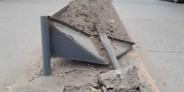 Piden que retiren las masetas de Avenida Esquiú