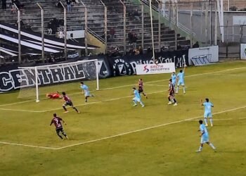 Central Norte goleó a Defensores Unidos de Zárate