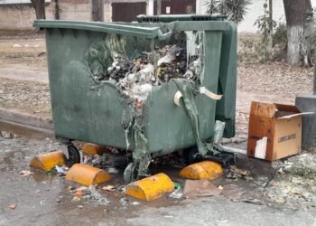 Volvieron a prenderle fuego a un contendor