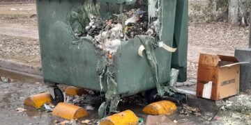 Volvieron a prenderle fuego a un contendor