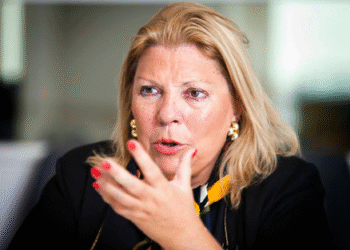 Elisa Carrió apuntó contra Karina Milei tras el escándalo de los audios