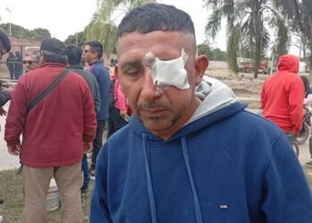 Brutal represión a los municipales en Hipólito Yrigoyen