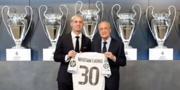 Mastantuono fue presentado oficialmente como jugador del Real Madrid