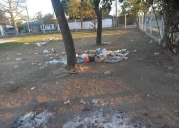 Denuncian el estado de mugre que tiene el complejo del Barrio 20 de Febrero