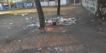 Denuncian el estado de mugre que tiene el complejo del Barrio 20 de Febrero