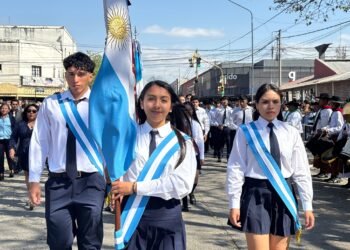 Se cumplió hoy el desfile Cívico-Militar