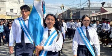 Se cumplió hoy el desfile Cívico-Militar