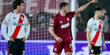 A River se le escapó el triunfo en la última y fue empate ante Lanús