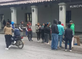 Puesteros de la Playa de Transferencia se movilizaron a la Municipalidad