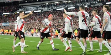 River sufrió, ganó por penales y llegó a cuartos de la Libertadores