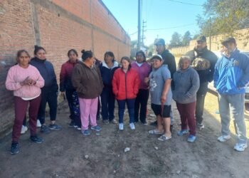 Vecinos piden un lugar para trabajar