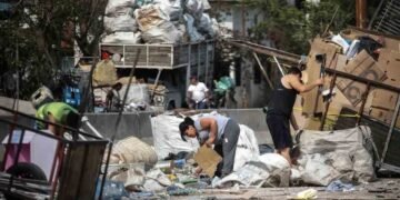 La pobreza bajó 7 puntos según el INDEC