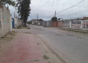 Vecinos reclaman por el pésimo estado de calle Mitre