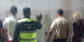 Cordobeses detenidos en Orán por robar con inhibidores de cierre de vehículos 