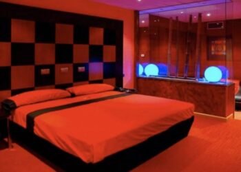 Dos acusados de atentar contra un hombre en un hotel alojamiento