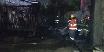 Un voraz incendio se produjo en la noche oranense
