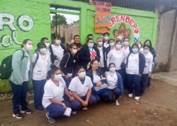 Visita de enfermeras universitarias al B° San Expedito